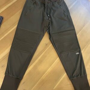 ALO Men Moto Jogger - Black - S